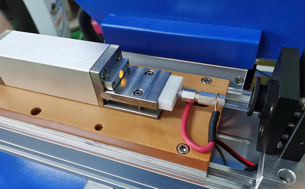 Macchina della saldatura a laser di alta qualità YAG per il saldatore di riparazione della muffa dell'oro